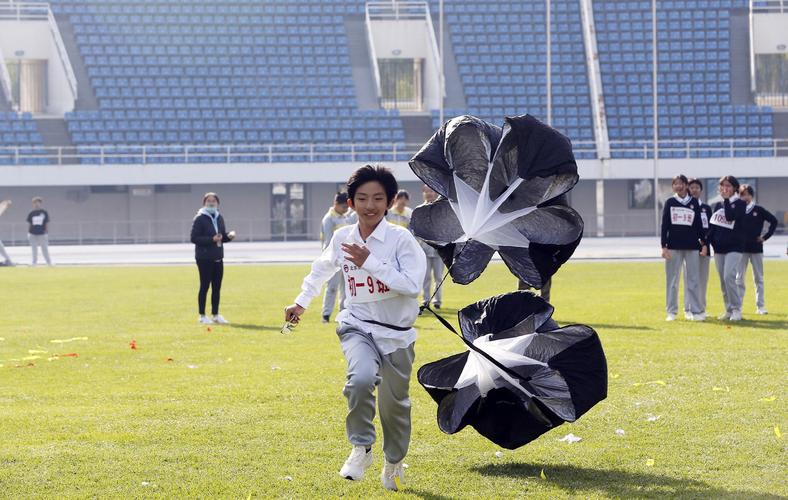 是对他们潜